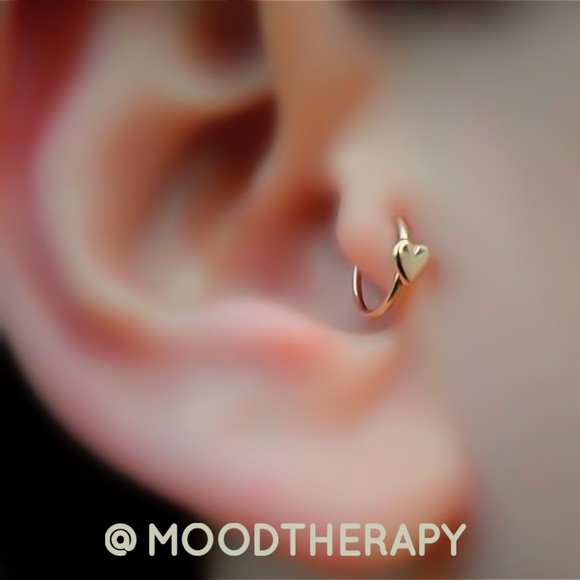 Gold Heart Shaped Tragus/Helix/Rook/Conch Cartilage Hoop Earring Nose Lip Ring - Picture 5 of 8